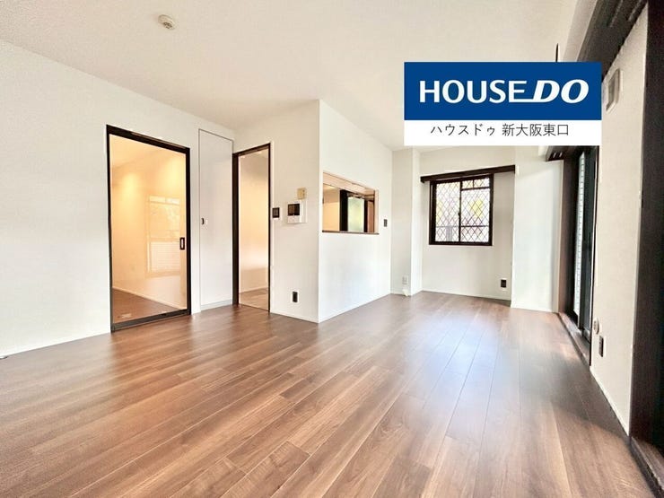 北西向きに専用庭がある14.3帖のLDK