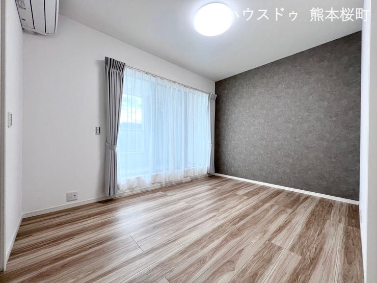 ■2階6帖洋室■心からリラックスできる静けさ、上質な眠りで、毎日をリセットします。明日への活力を養う空間です。