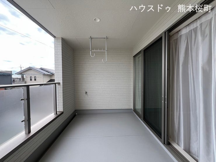 ■空の下の開放的な特等席■日光浴や読書、外の空気を感じながらリフレッシュ。暮らしを豊かにする、もう一つの心地よい空間です。