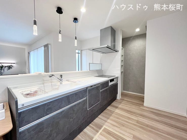 ■家族の「美味しい」が集まる舞台■高い機能性と美しいデザインを両立。料理する人も、待つ人も、笑顔になれる場所です。