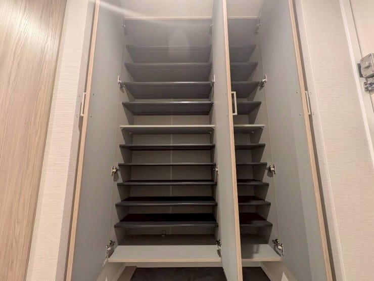 大容量のシューズボックスなら、玄関はいつもすっきり+*