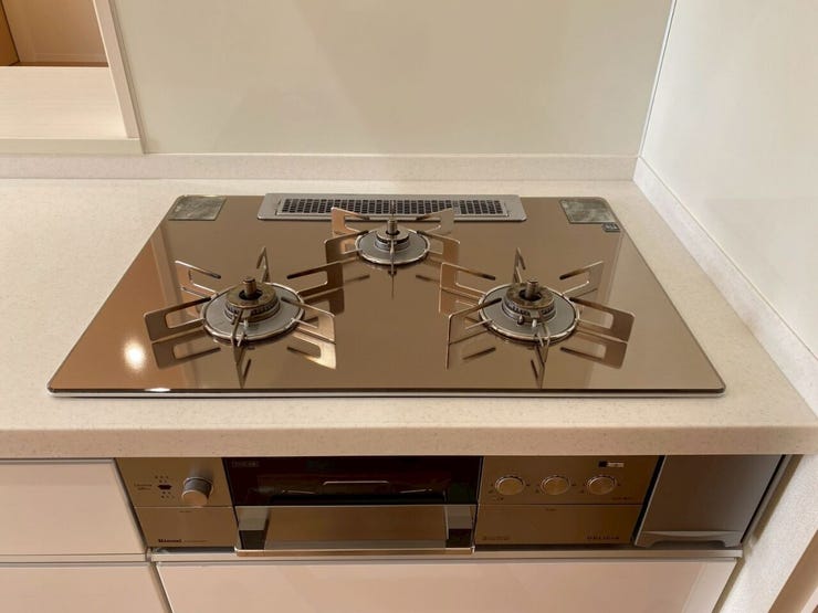 3口コンロが付いています♪お料理の際の効率アップ♪