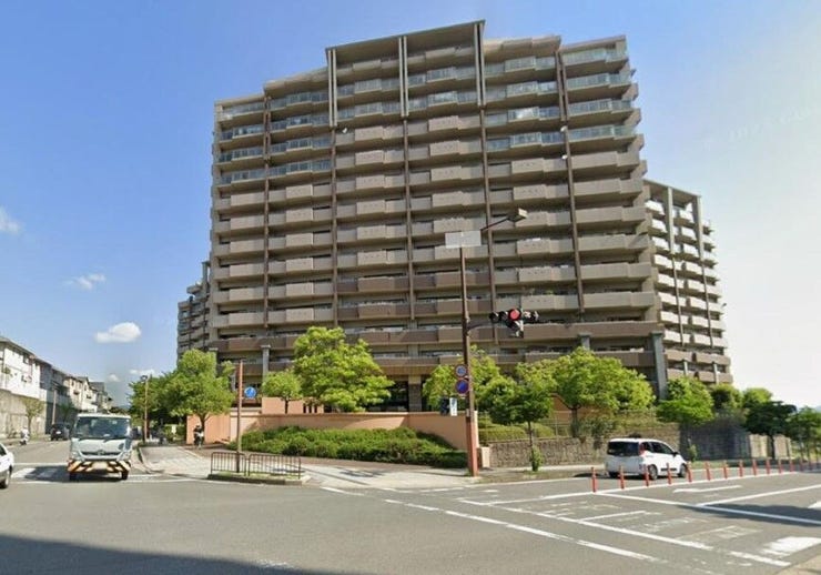 【外観】
近隣施設充実していて生活便利な立地です♪