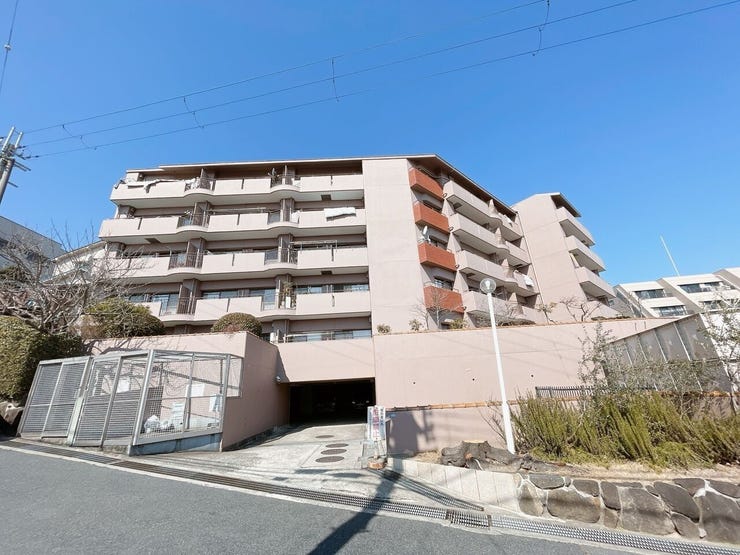 【外観】
「生駒駅」より徒歩約12分の立地◎