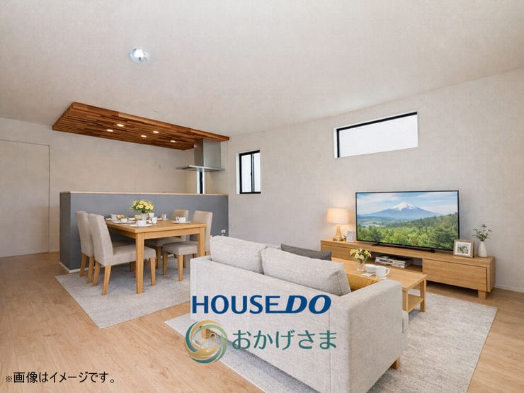 【リビング】
※画像は家具設置イメージです。