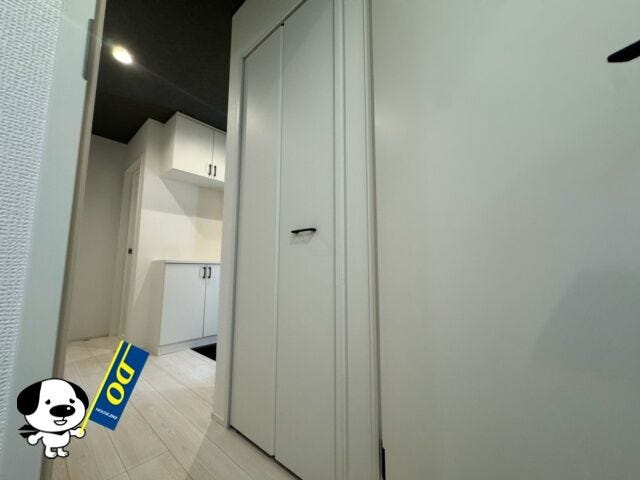 帰宅後そのまま荷物を収納できる便利な玄関収納付です!