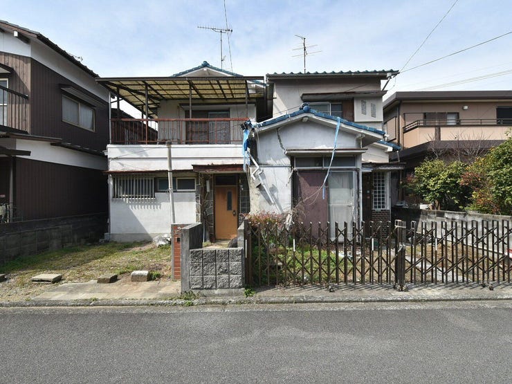 外観を東側より撮影