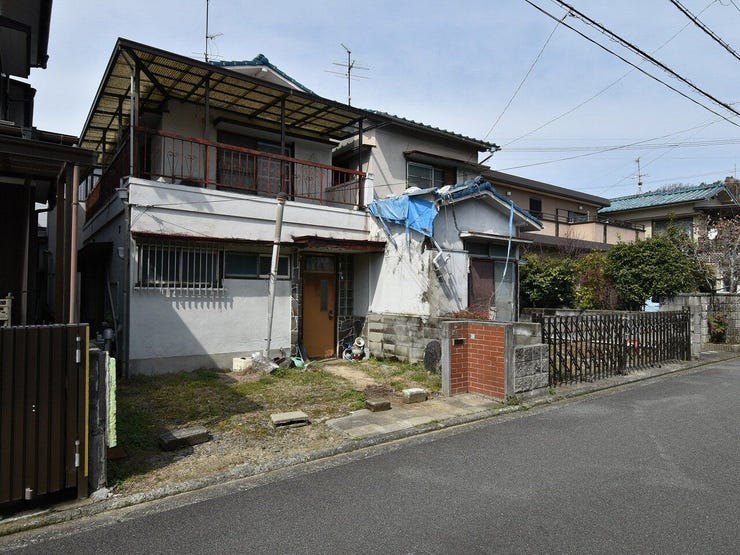 外観を南東側より撮影