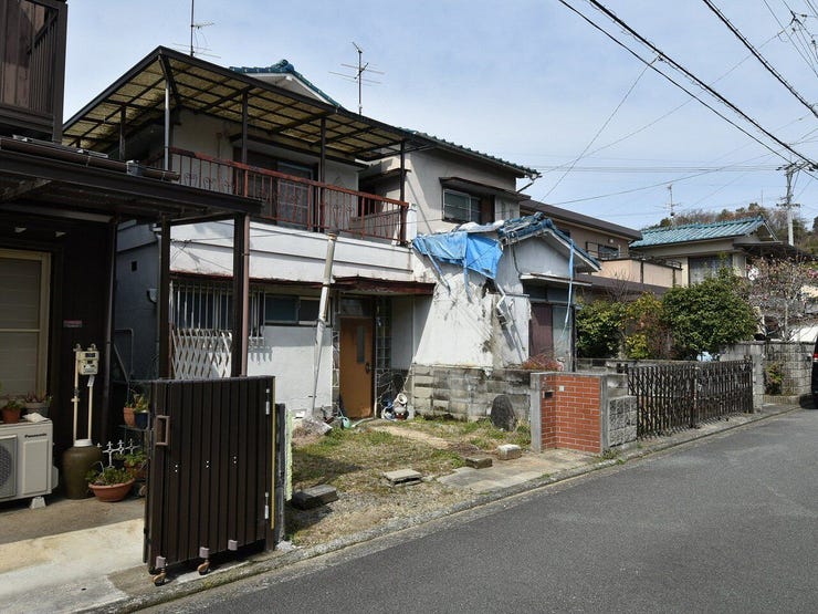 外観を南東側より撮影