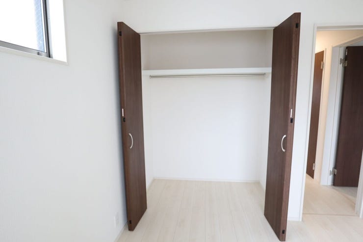 ◇クローゼット◇ 同仕様
全居室収納付き♪
お部屋がスッキリとお使いいただけます♪