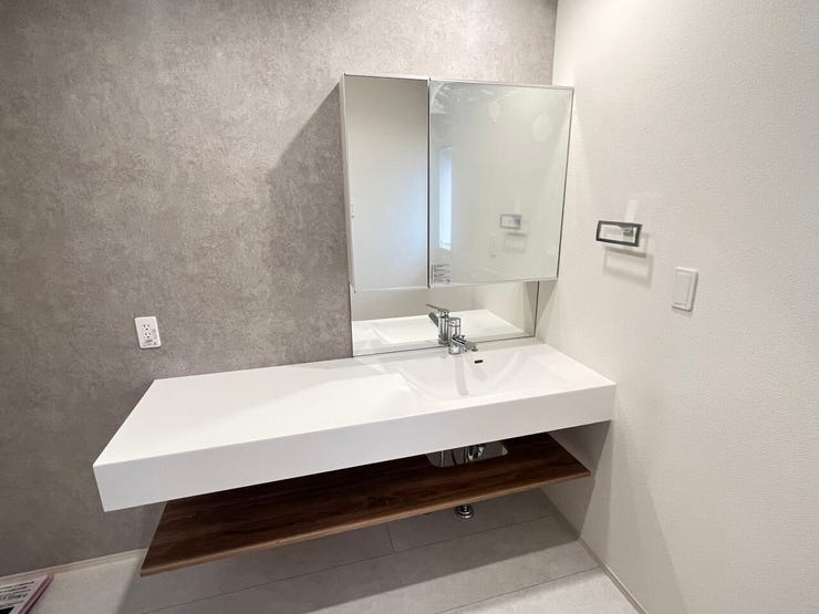 ◇洗面所◇ 同仕様
見せる収納で自分好みにアレンジできるオープンサニタリーを採用しています♪