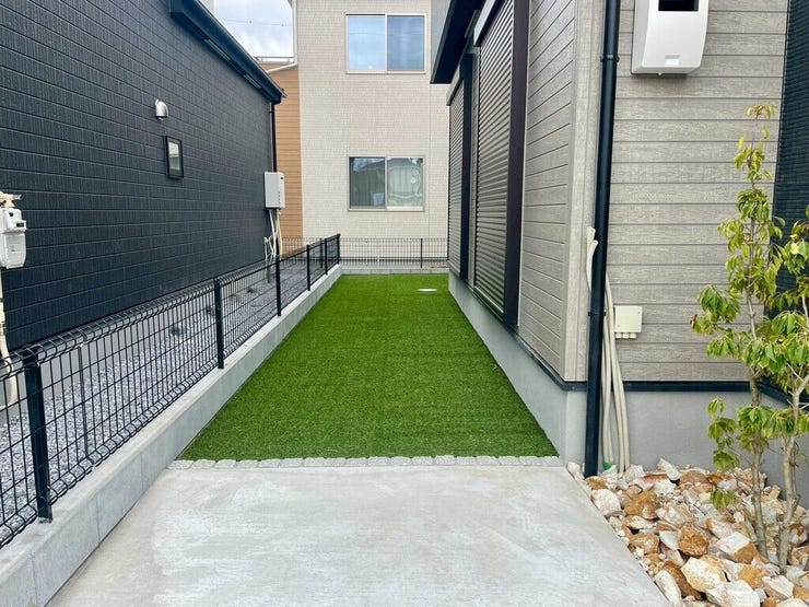 【Exterior】お部屋から直接出られるお庭付き。ガーデニングやくつろぎ空間に◎