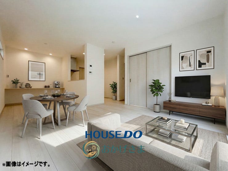 【リビング】
※画像は家具設置イメージです。