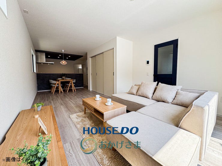 【リビング】
※画像は家具設置イメージです。