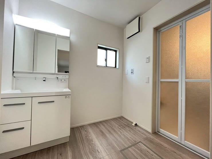 独立洗面台&洗濯機置場