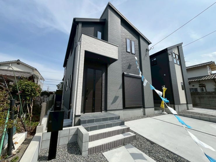 左側から見た外観です