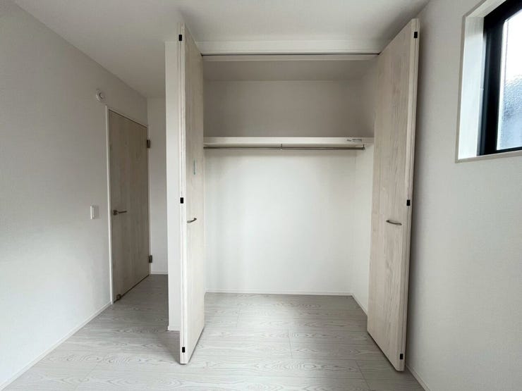 洋室②の収納スペースです