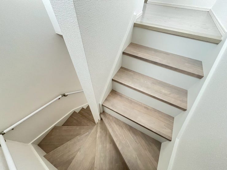 ~階段~
2階から1階へ