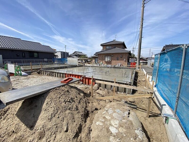 完成前の物件に限り、カラー選択やオプション工事 などのサービス特典が受けられる場合がございます。詳しくお知りになりたい方はお気軽にお問合せください。