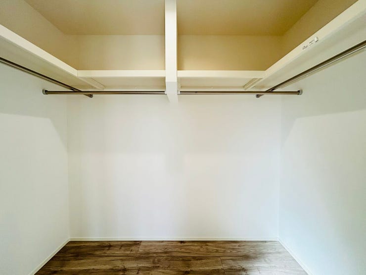 ◇主寝室の大容量ウォークインクローゼット☆衣替えいらずです☆