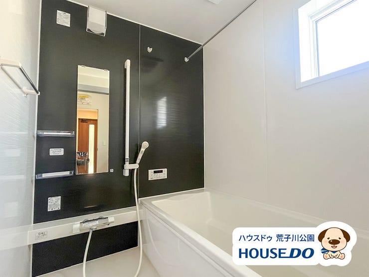 シックなアクセントウォールがくつろぎの時間をワンランクアップさせます。