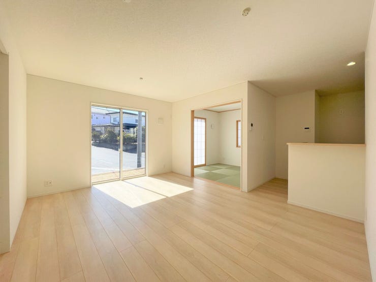 【同型写真(リビング)】