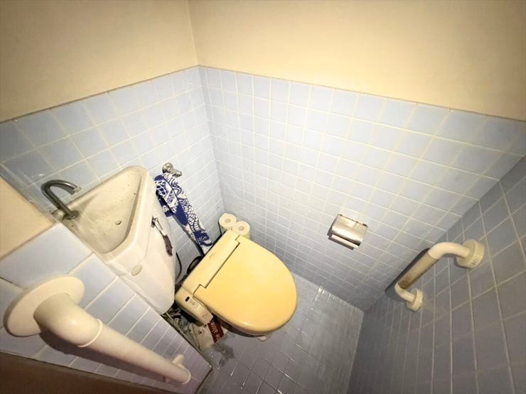 手すりがついているので、ご年配の方にも安心です