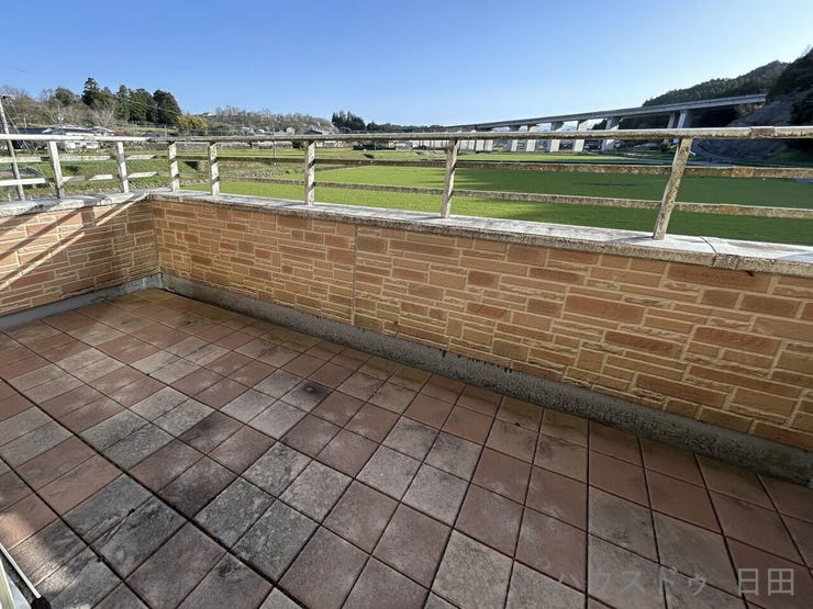 のどかな田園風景を臨める南側の景観
※リフォーム工事着工前の状況