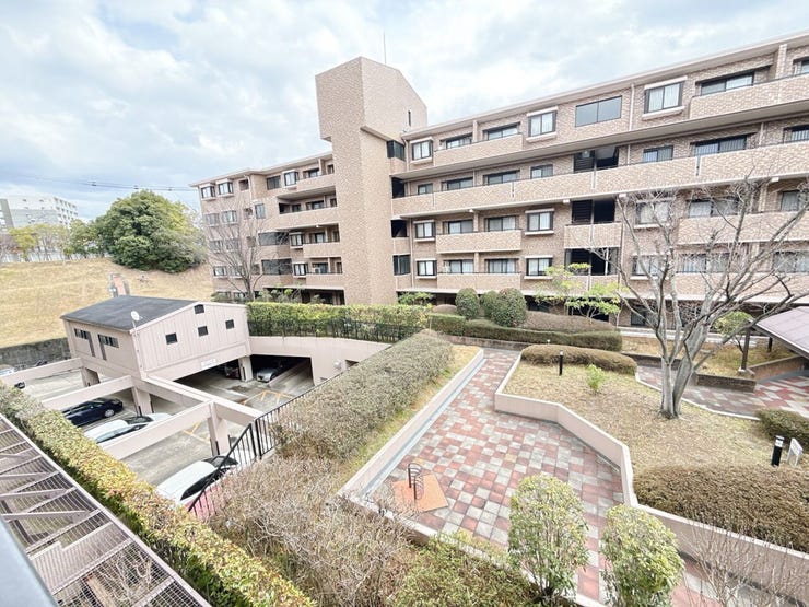 付近には緑や山など多く、豊かな自然の風景を望んでいただけます◎