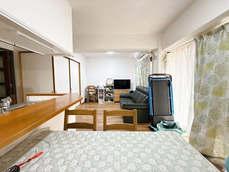 家具を配置しても広さを感じられる、ゆとりのあるLDKです。