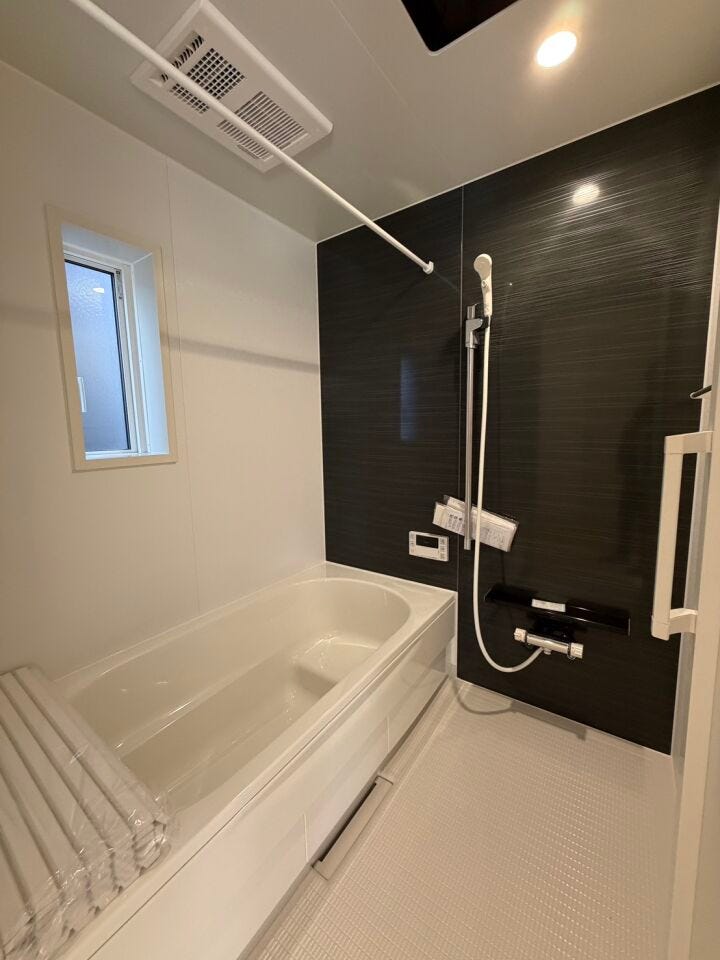 心地よいリフレッシュタイムを過ごせるバスルーム。
日常の疲れを癒す、特別な空間を提供します。