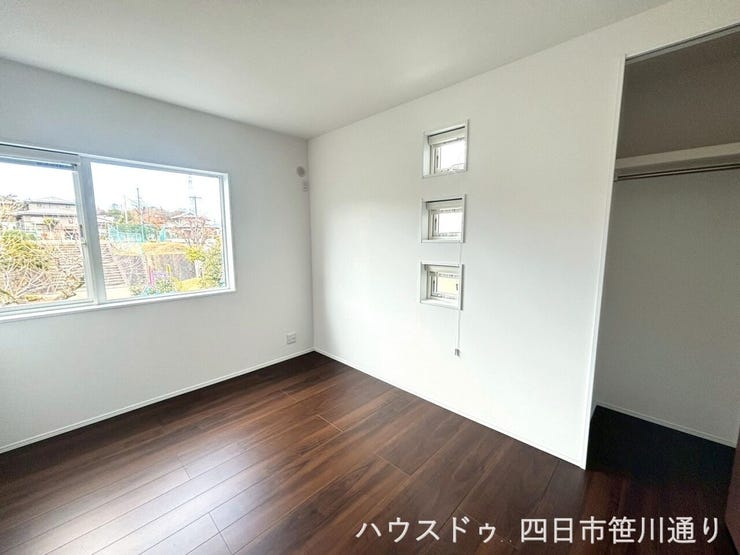 2階洋室8帖(別角度)