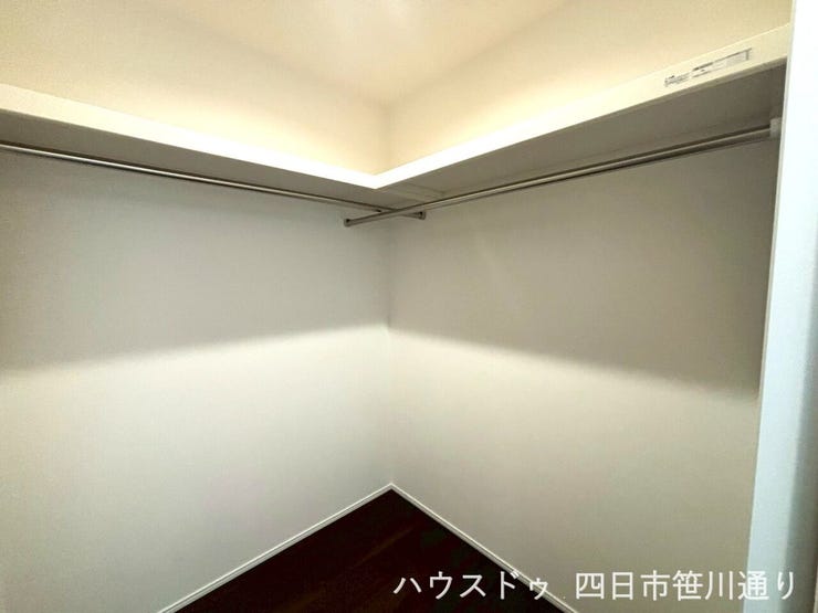 2階ファミリークローゼット(別角度)