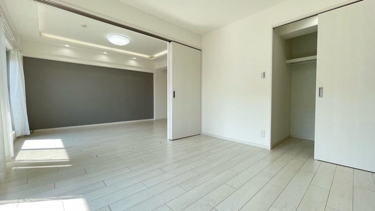 マンション敷地内の公園