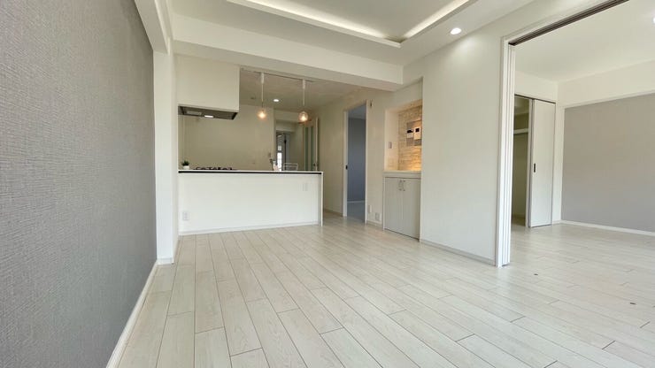 「新松戸駅」からはJR武蔵野線が走っており、ディズニーリゾート最寄り駅の「舞浜駅」まで乗り換えなしで最速27分です。遊びも仕事も充実しそうですね。