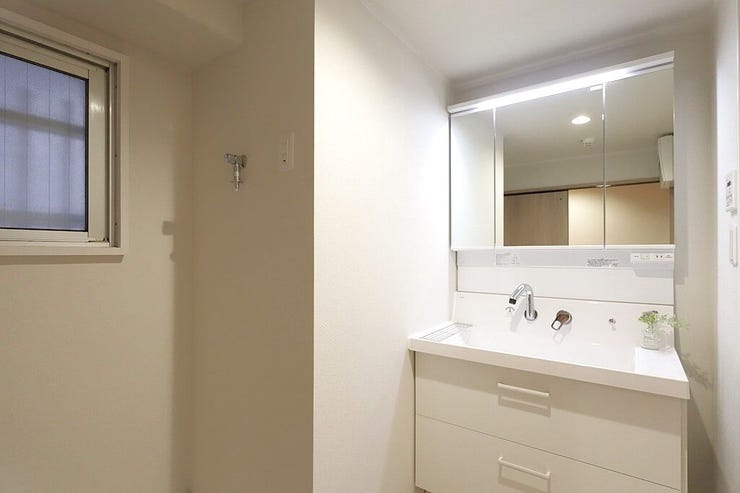 洗面所:ご家族の1日が始まり、1日の終わりを締めくくる洗面空間。快適に過ごせることはもちろん、気品や優雅さを兼ね備えたパウダールームです♪