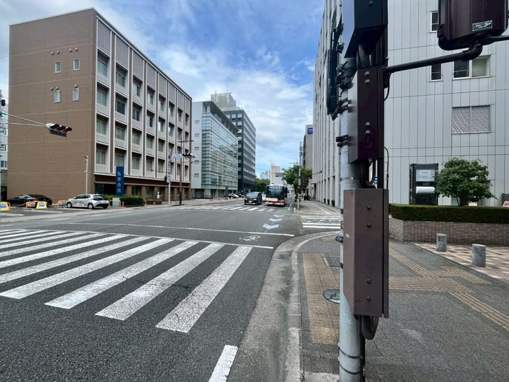 前面道路になります。