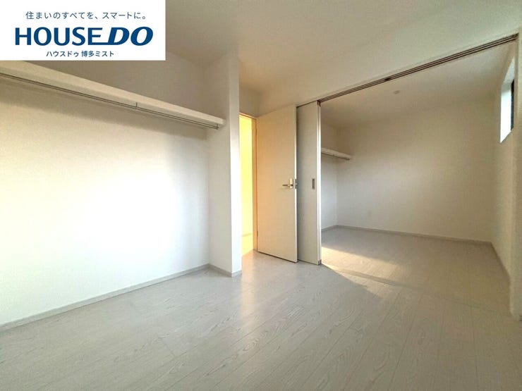 2階4.5帖は将来的に2部屋に分けられる様に、収納と出入り口を2つずつ。お子様の成長や家族のライフスタイルに合わせた間取りです。