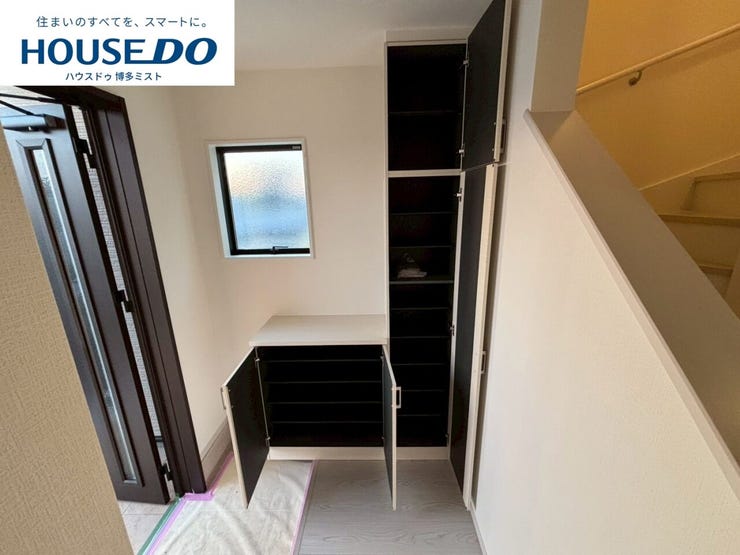 【玄関スッキリ計画】毎日の『いってきます』と『ただいま』の声が響く玄関。出しっぱなしにしたくない荷物もしっかり収納で出来るように収納多めです。