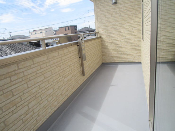 バルコニー 同仕様
南向きバルコニー!
日当たり良好です!
