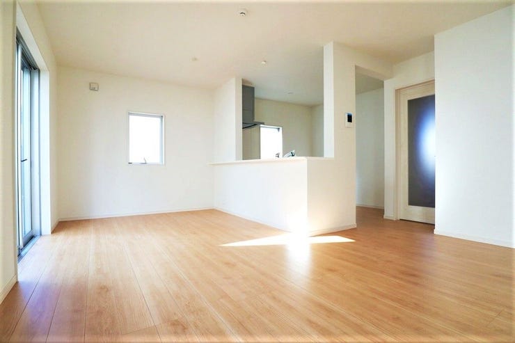 リビング 同仕様
明るく開放的なリビング広々♪
一家団欒の時間が増えそうです♪