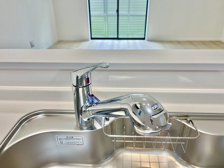 ◇浄水器◇
浄水器一体型なので、ワンタッチでいつでもきれいなおいしいお水を飲むことができます。機能的且つコンパクトでお掃除しやすいのもうれしいポイントです。