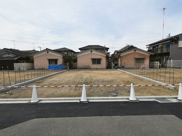 外観を東側より撮影