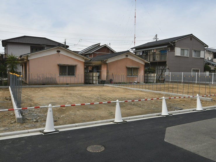 外観を南東側より撮影