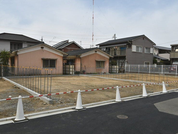 外観を南東側より撮影