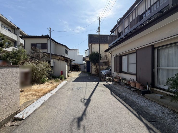 突き当りなので、人通りも少ないです♪