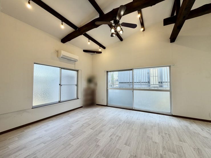 床材はペット対応の消臭・防滑素材を使用♪