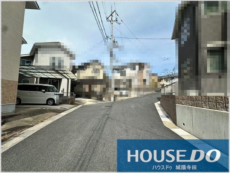 前面道路も約6mあり、駐車もスムーズに可能です♪