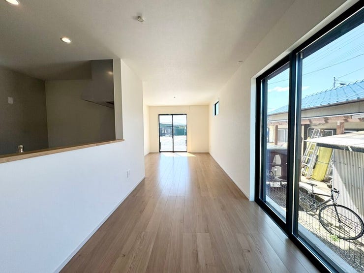 対面キッチンはなのでダイニングとの距離が近く、配膳や後片付けの動線が短く、家事の負担を軽減します。忙しい毎日をサポートしてくれます。