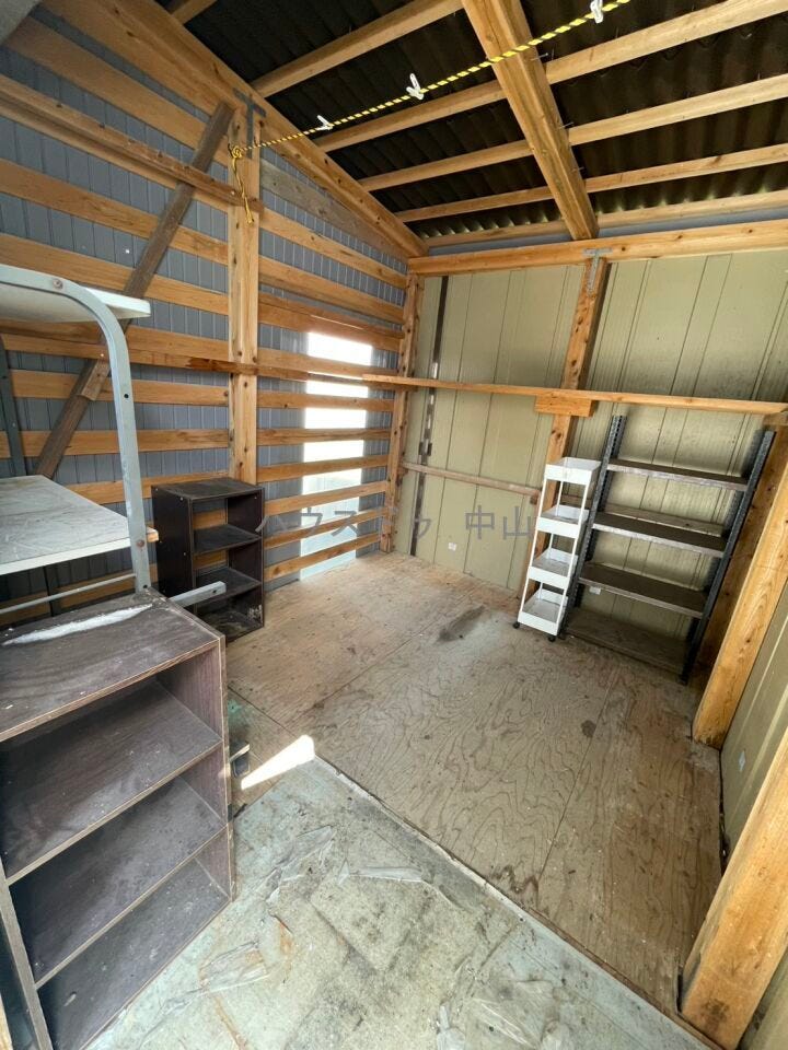 \外倉庫内/
作業部屋としても活躍します